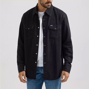 Wrangler Men's Dark Button-Down Shirt